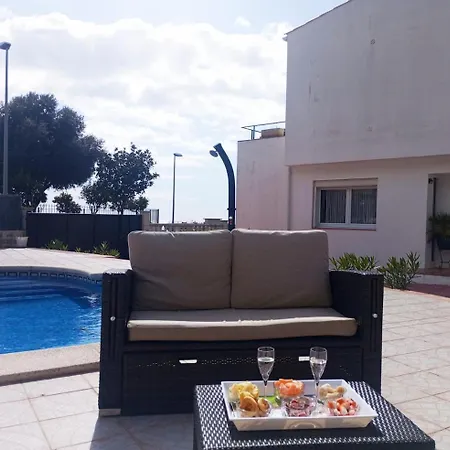 Family With Sea View And Pool يوريت دي مار