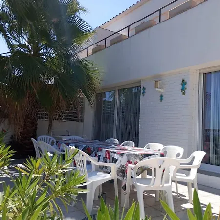 فيلة Family With Sea View And Pool يوريت دي مار